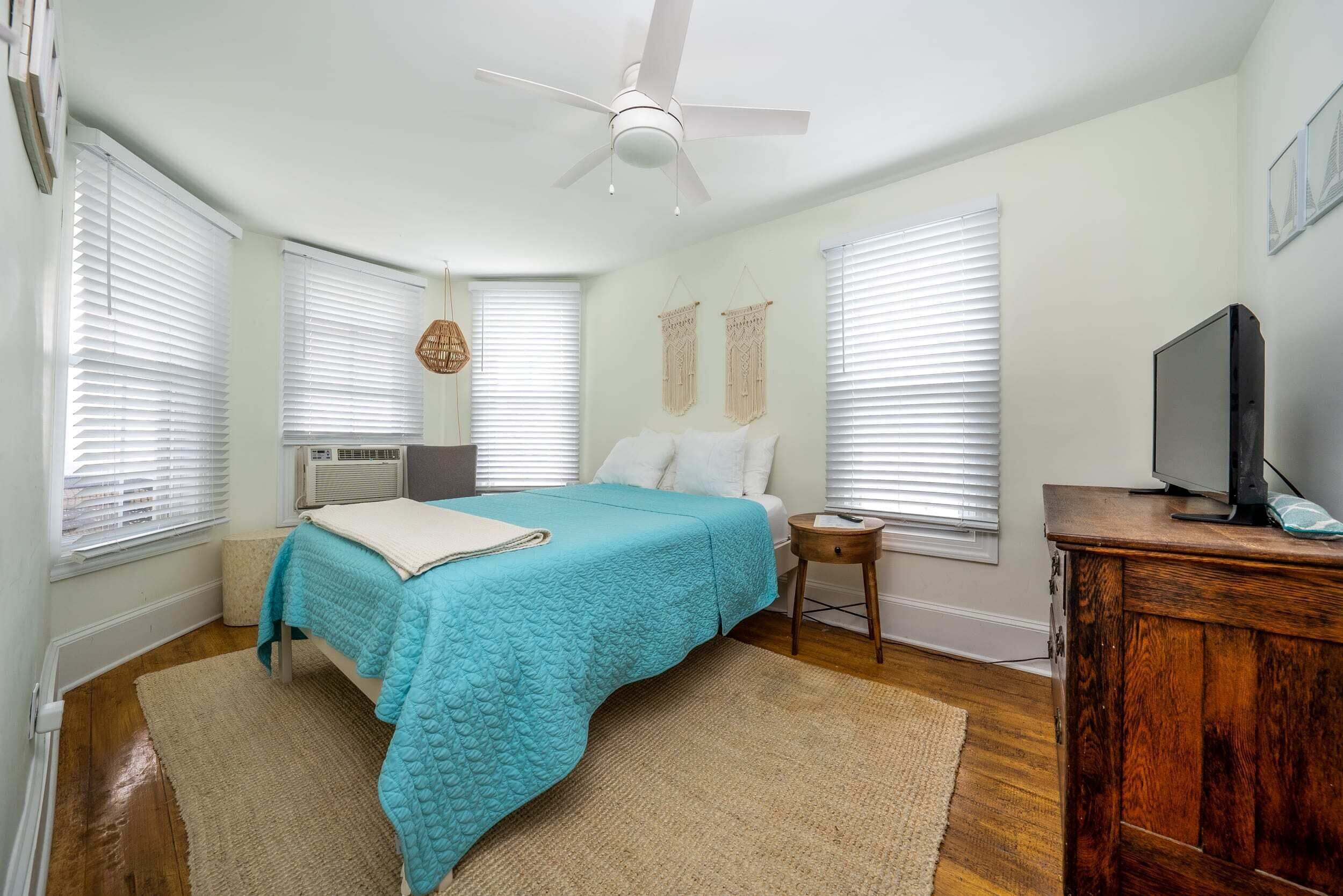 The Melrose, 2A - Double Bed & Bath: Romantic Geta