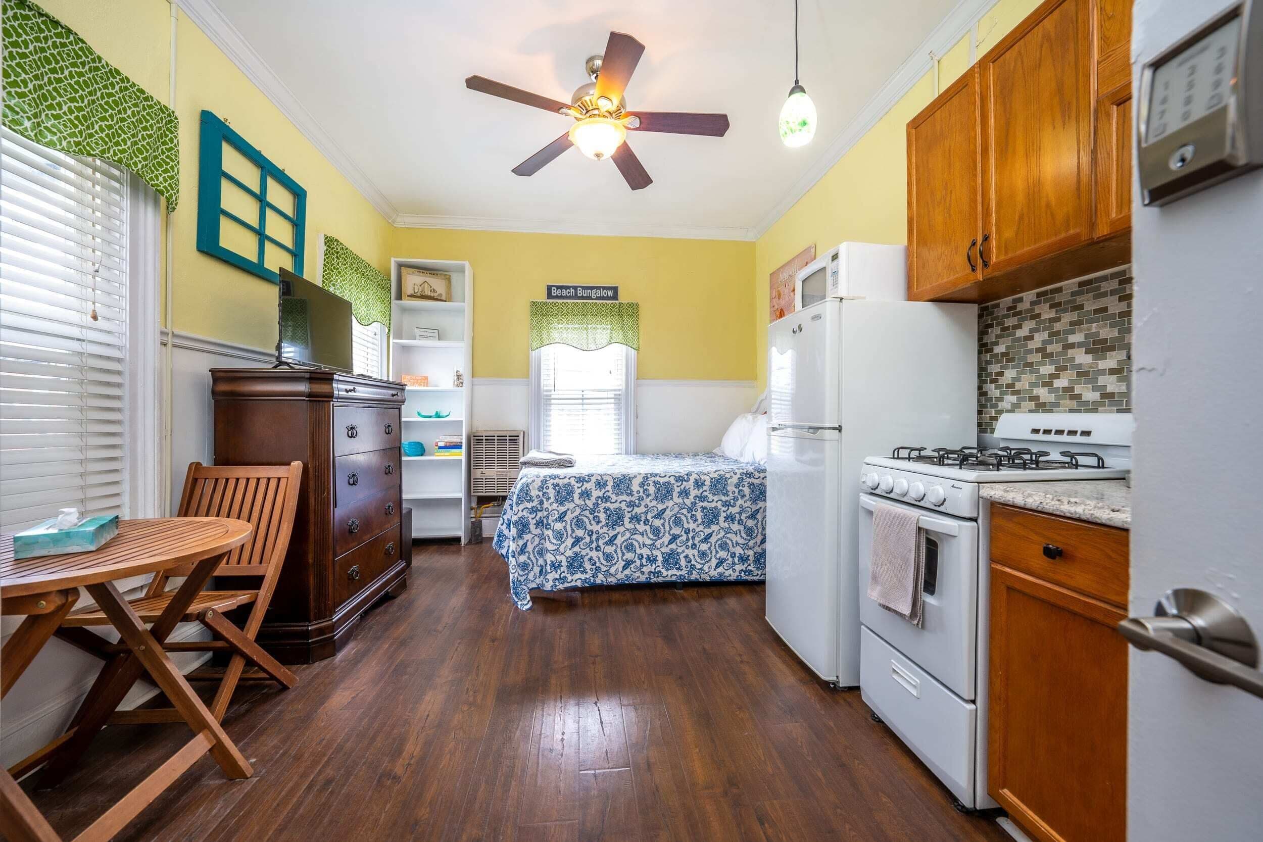 The Allenhurst, Apartment #10 - Studio & Bathroom