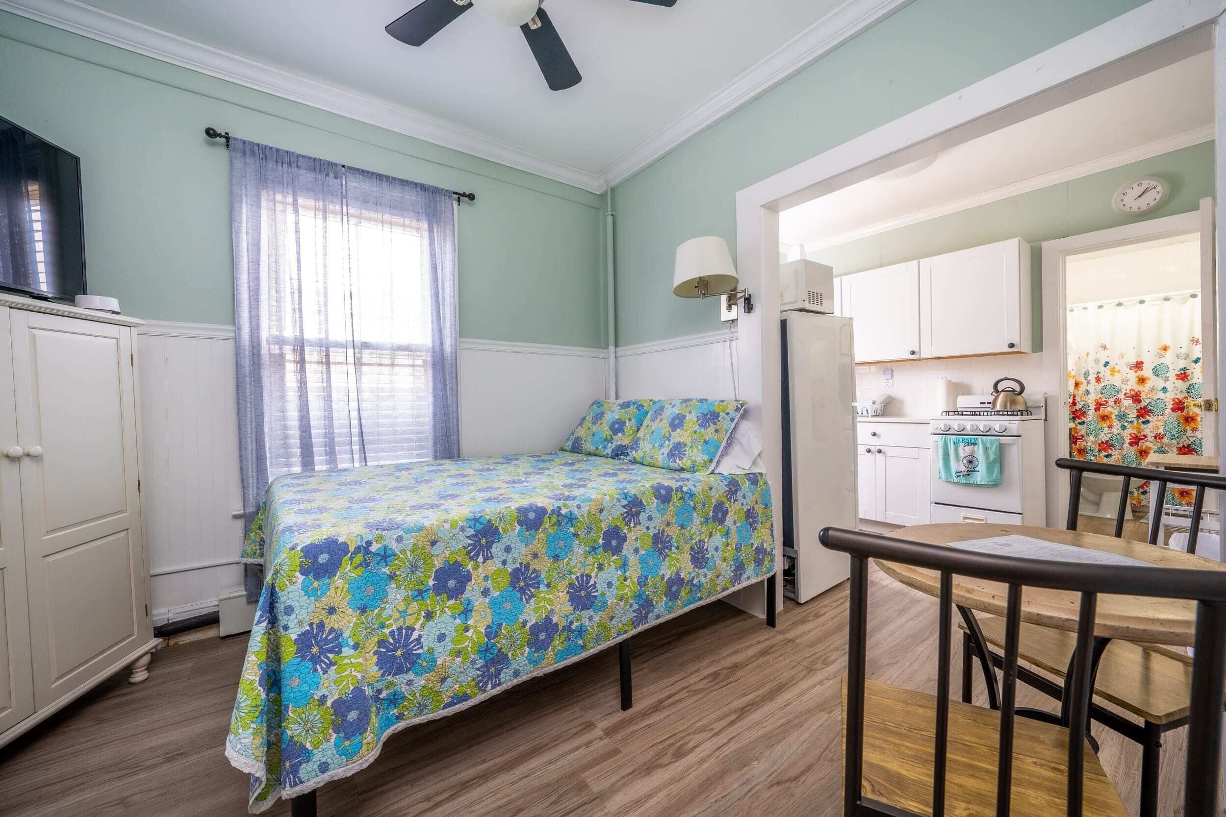 The Allenhurst, Beach Apartment #8 - Small Studio