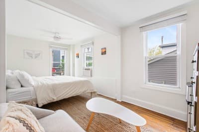 The Melrose, 1C - King Bed & Bath: Romantic Getawa
