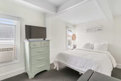 The Melrose, 2B - Double Bed & Bath: Romantic Geta